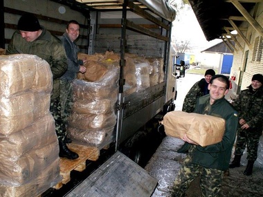 Украинская армия получила 252 тонны гуманитарной помощи из Польши. Фоторепортаж