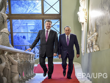 Дайджест 22 декабря: Порошенко утвердил Нацсовет реформ, визит Назарбаева, российское правительство и соцсети, дело "Айдара"