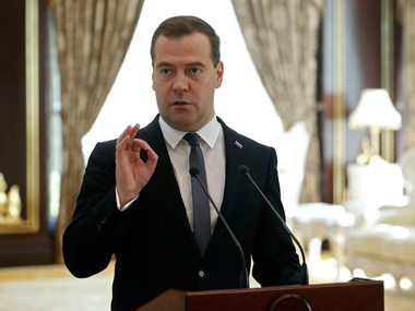 Медведев допустил более глубокий кризис экономики РФ