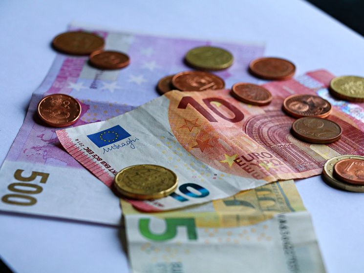 ﻿Курс гривні до євро зміцнився до 31,53 грн/€