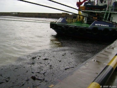 Россия ввела режим чрезвычайной ситуации в городе Туапсе из-за разлива нефти