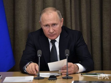 Более половины россиян считают Путина ответственным за проблемы в России – опрос