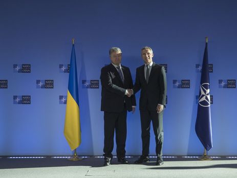 Столтенберг заявив Порошенку, що НАТО до кінця року надасть обладнання для захищеного зв'язку українським військовим