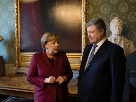 Порошенко обсудил с Меркель вопрос освобождения захваченных РФ украинских моряков