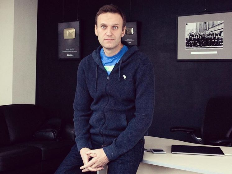 Навального вызвали для составления протоколов за отказ удалять из интернета фильм "Он вам не Димон"