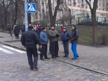 Самооброна усиливает охрану Майдана: число "спортсменов" на подступах к площади увеличивается