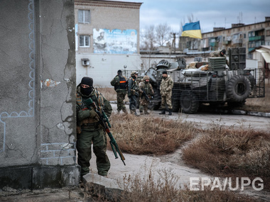 Пресс-центр АТО: Боевики обстреливали позиции военных из ПТУРов, танков и БМП