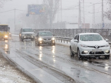 В Одесской области из-за снегопада осложнено движение на дорогах