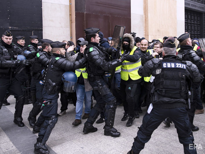 ﻿У Франції в акціях протесту "жовтих жилетів" узяло участь майже 34 тис. осіб
