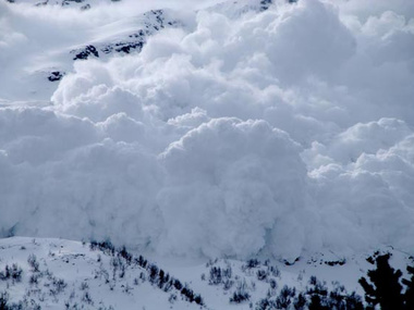 ГСЧС заявляет о возможности схода лавин в Прикарпатье и Закарпатье 