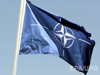 НАТО уважает отказ Украины от внеблокового статуса