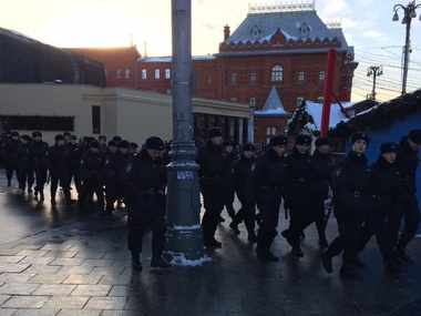 Московская милиция готовится к протестам на Манежной. Фоторепортаж