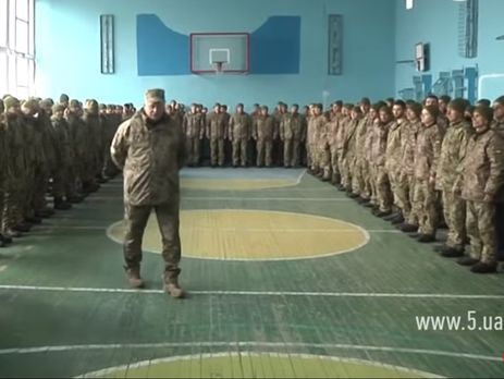 ﻿У Запоріжжі через наплив резервістів у військкоматі були змушені відправити назад понад 1 тис. осіб