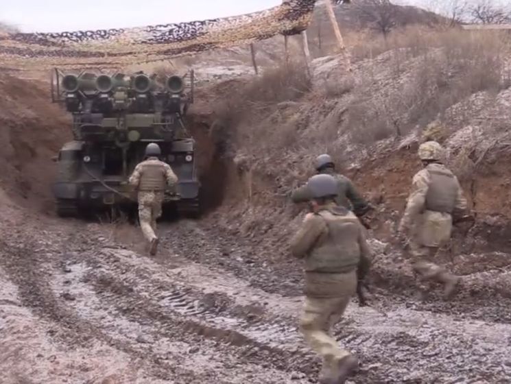 ﻿На Донбасі українські військові перевірили боєготовність систем протиповітряної оборони. Відео