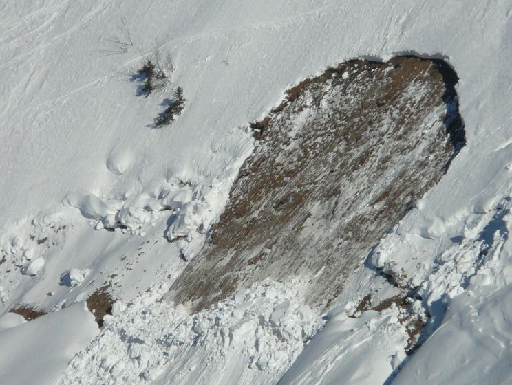 ﻿Рятувальники попередили про небезпеку сходження лавин у Закарпатській області