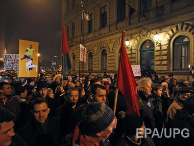 В Венгрии проходят массовые протесты против сближения с Россией