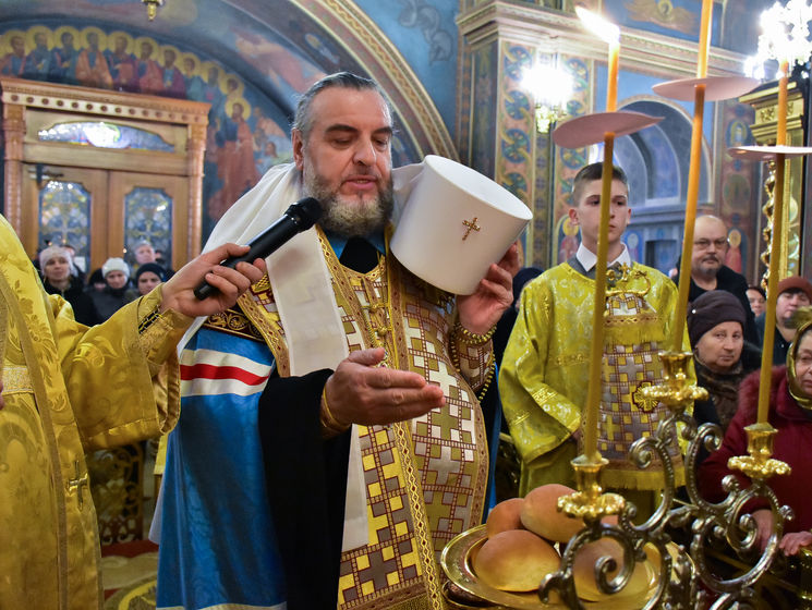 ﻿У Вінницю прибув новий архієпископ УПЦ МП Варсонофій. Симеон відмовився поступитися йому Спасо-Преображенським собором