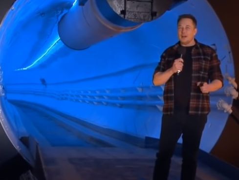 "Телепортация через город". Маск открыл скоростной тоннель под Лос-Анджелесом. Видео