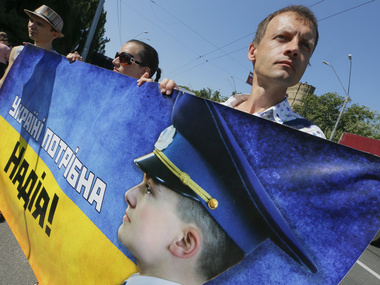 Как добиться освобождения Савченко? 