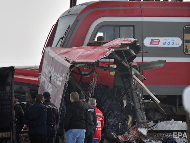 В Сербии столкнулись поезд и школьный автобус, пятеро погибших