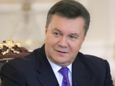 Янукович поздравил украинцев с Крещением и напомнил о чистых помыслах