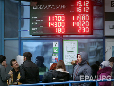В Беларуси с четверга отменят налог на покупку валюты