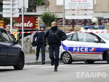 В Париже скончалась раненная в перестрелке женщина-полицейский