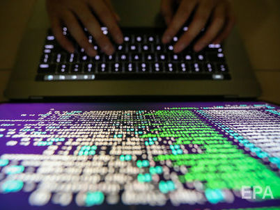﻿У Чернівецькій області кіберполіція викрила юнака, який отримав доступ до понад 350 тис. облікових записів користувачів