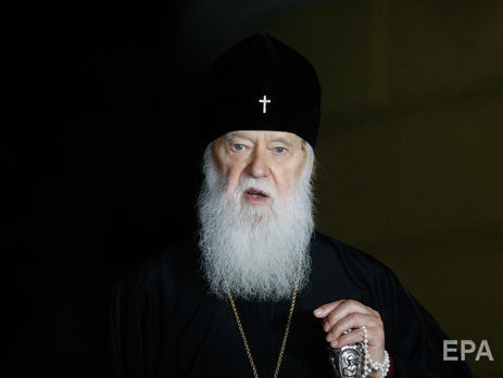 Вытаскивает пистолет, кладет на стол – Филарет рассказал, как агент КГБ требовал докладывать, о чем говорят на исповеди