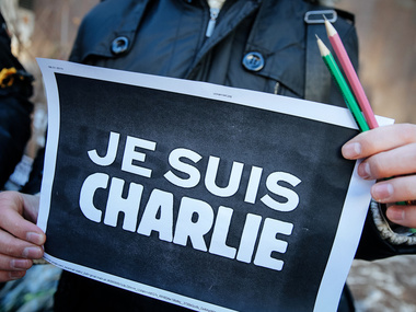 СМИ: Подозреваемые в нападении на Charlie Hebdo ограбили бензоколонку на севере Франции