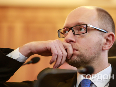 Яценюк: В Кабмине планируют выдать 2,5 млн биометрических паспортов в 2015 году