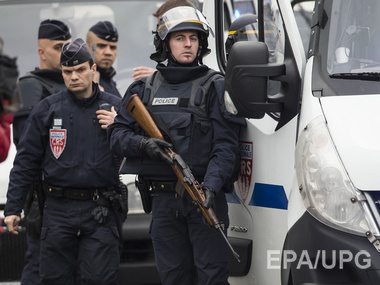 Полиция застрелила террориста, захватившего магазин в Париже