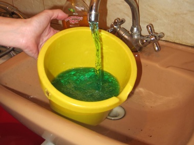 "Киевэнерго" предупредило жителей столицы о возможном появлении зеленой воды в кранах