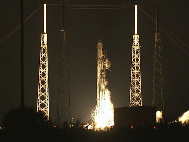 Космический корабль SpaceX Dragon успешно стартовал с мыса Канаверел