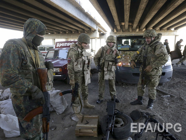 СНБО: Боевики обстреливают донецкий аэропорт из танков и "Градов"