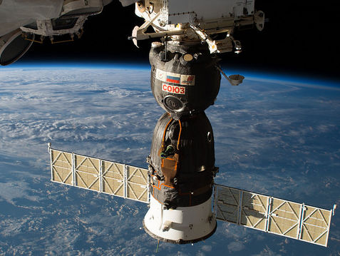 ﻿Російський космонавт заявив, що отвір у "Союзі", через який стався витік повітря на МКС, було просвердлено зсередини корабля