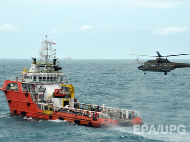Спасатели зафиксировали сигналы еще двух самописцев рейса AirAsia