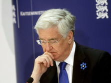 Феллон: Європа має дати оцінку тому, що сталося в Керченській протоці