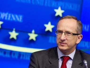 Посол ЕС призывает демонстрантов не атаковать милицию