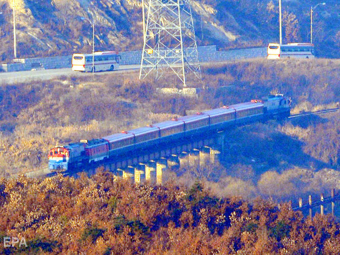 ﻿КНДР і Південна Корея символічно об'єднали свої залізні дороги