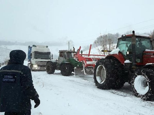 ﻿Полтавська область через негоду з 11.00 заборонила в'їзд транзитного транспорту