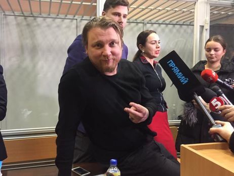 ﻿Секс-скандал за участю подружжя Варченків. Апеляційний суд залишив політтехнолога Петрова під домашнім арештом