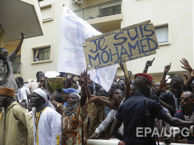 В Нигере протестующие сожгли французский культурный центр и три церкви из-за карикатур Charlie Hebdo