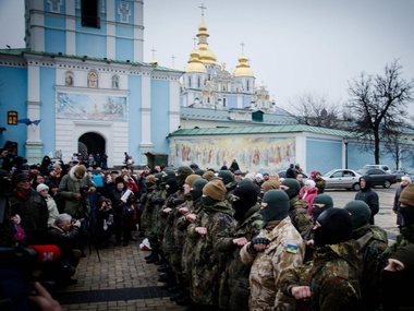 Сегодня с Софиевской площади в зону АТО отправились бойцы полка "Азов"