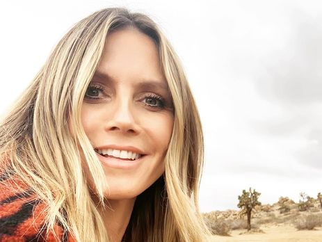 Клум согласилась выйти замуж за молодого бойфренда и показала постельные фото с ним