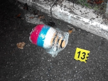 Неподалеку от места взрыва в Харькове нашли вязаный предмет цветов российского флага