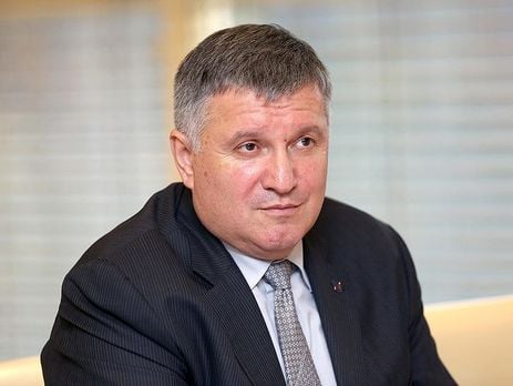 Аваков заявил, что в ближайшее время по внутренним ID-картам можно будет посещать страны Балтии