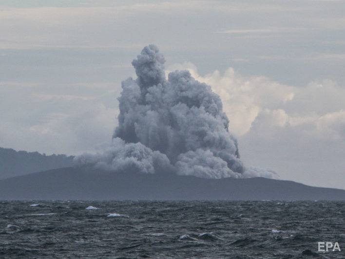 Вулкан Анак-Кракатау, вызвавший цунами в Индонезии, уменьшился в несколько раз