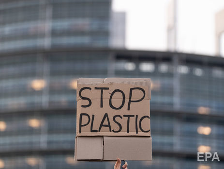 ﻿В ООН порадили під час свят відмовитися від пластикового посуду і блискучого обгорткового паперу