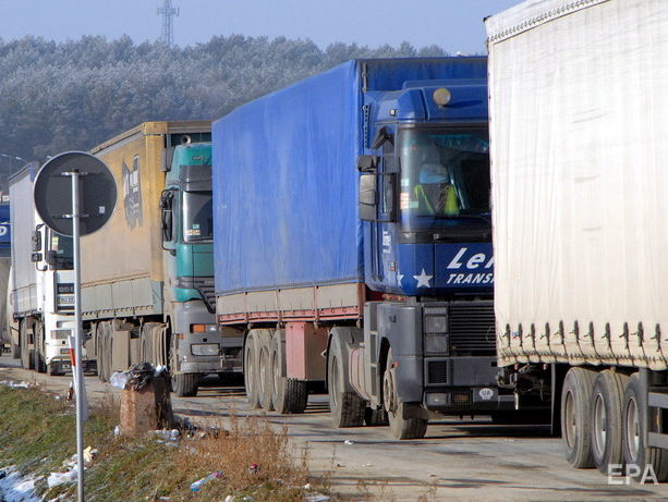 ﻿Путін продовжив на півроку заборону на транзит через Росію вантажів з України в Казахстан і Киргизстан
